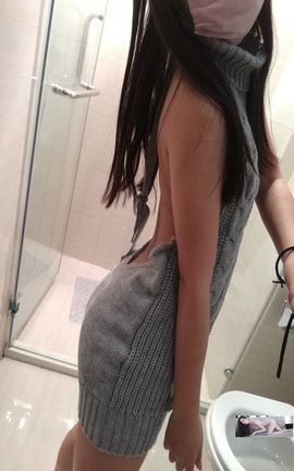 网络福利图-紫藤妹露背毛衣大尺度ZW