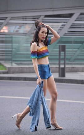 精选街拍作品 NO.0017 热裤长腿超清原图_丽丝库