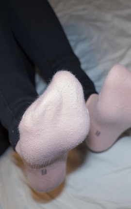 森萝财团 随拍 002 匿名 私房灰丝裸足_丽丝库