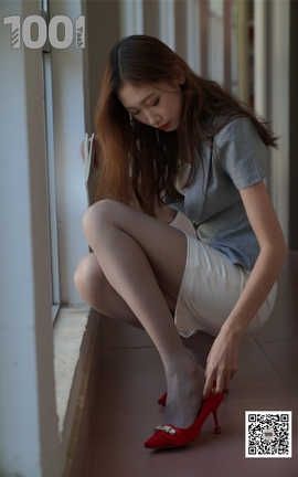 异思趣向IESS 一千零一夜 Vol.061  57模特：草莓《新来的实习老师2》_丽丝库