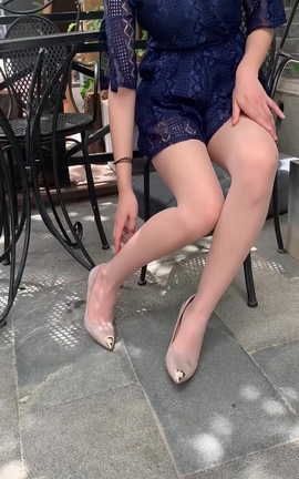 学妹加速跑 XM050《艳阳下的美-敏儿》[1080X1920][1分52秒]_丽丝库