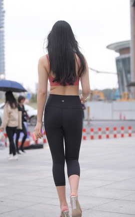 精选街拍作品 NO.0141 紧身裤少妇 part5_丽丝库