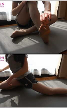 大生模拍视频写真 No.115 雯雯 穿上灰丝做瑜伽[1280X720][4分27秒]_丽丝库