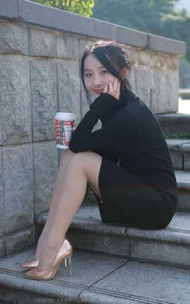 异思趣向IESS 2022.03.21 丝享家1035：婉萍《黑色包臀裙》_丽丝库