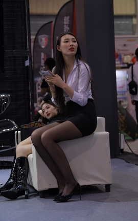 精选街拍作品 NO.1178 这种尤物才配得上 模特 这个词_丽丝库