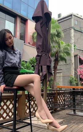 学妹加速跑 XM094《无价之腿-腿腿》[1080X1920][1分44秒]_丽丝库