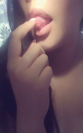 微博软妹纸@女王大人尺度私拍图+视频