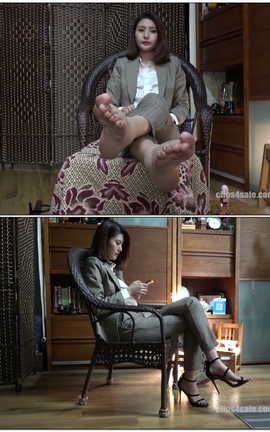 K&M足控脚底视频 21-美女芮芮高跟凉鞋裸足[1920X1080][22分33秒]_丽丝库