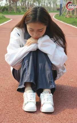 誉铭传媒(中学生棉袜套图)《八十》