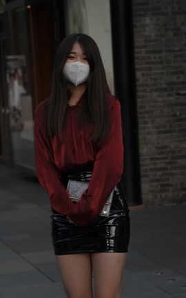 精选街拍作品 NO.1567 红衣黑色皮裙小姐姐 part1_丽丝库