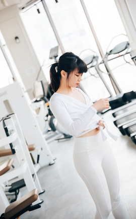 韩国写真Loozy Kissme Strip Fitness Video_丽丝库