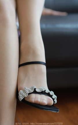 异思趣向IESS  2023.08.25 丝享家 1516 兔兔《春暖花开》_丽丝库