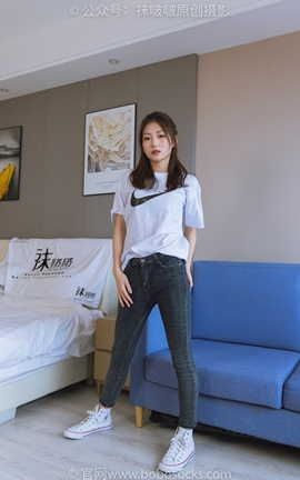 袜啵啵BoBoSocks NO.220 小沫-两双板鞋、短肉丝、裸足（花絮版）_丽丝库