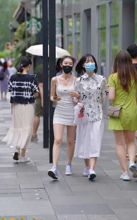 精选街拍作品 NO.1247 吊带包臀裙小姐姐_丽丝库