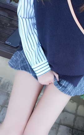 云宝宝er-公园长凳露出_丽丝库