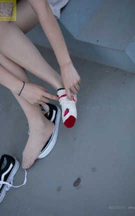 山茶丝足摄影LSS vol.183 2020 31-学妹操场肉丝_丽丝库