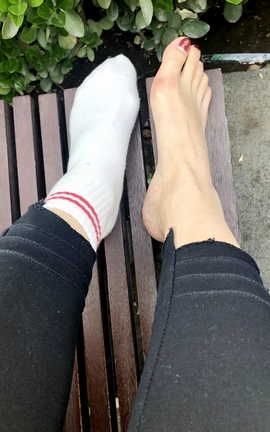 b站Maggie乔安-第二期.户外露脚脚_丽丝库