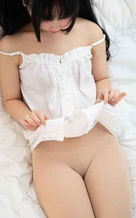 极品萝莉白丝 爱花写真ALPHA 018 初冬肉丝妹妹泡脚_丽丝库