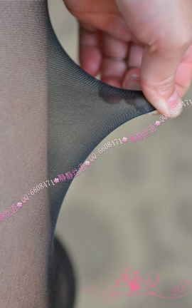 静静丝语 No.008 爱上她的透明开裆袜（黑色）