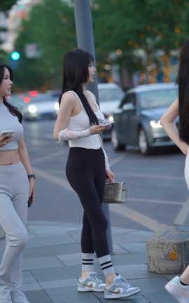 精选街拍作品 NO.1523 极品瑜伽裤美女_丽丝库