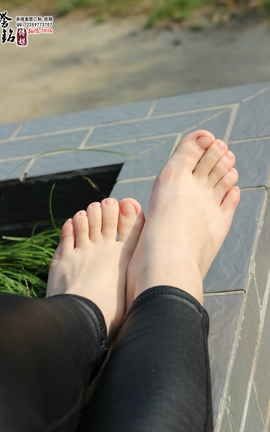 誉铭传媒(中学生棉袜套图)《六十四》