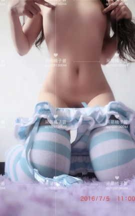 呆萌橘子酱(患缨)-蓝白吊带袜露&试衣间_丽丝库