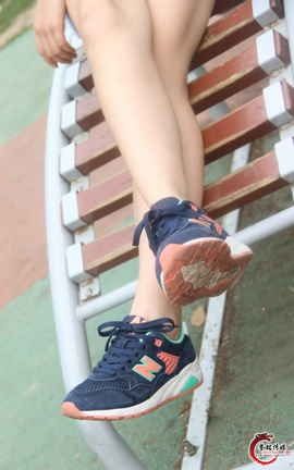 誉铭传媒(中学生棉袜套图)《一百零六》