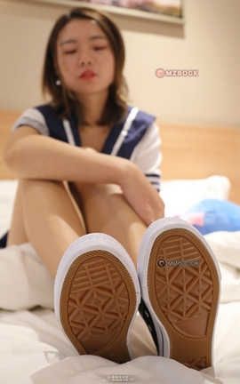 爱美足社区 2018 Vol.55 杨璐 .rar帆布鞋裸足_丽丝库