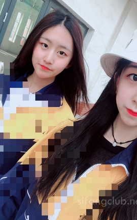 露脸尺度举牌-双马尾的萌妹&小鬼_丽丝库