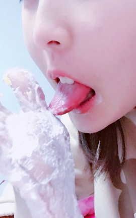 兜兜飞-白色透视链体衣&踩蛋糕吃脚脚_丽丝库