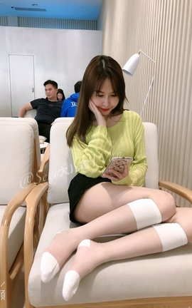 推特 高颜值账号 美腿美胸aojiaoxiaowanzi part2_丽丝库