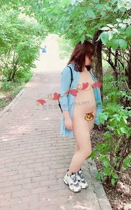 爱露出全站付费资源-原创区  爽宝的露出之公园人前的诱惑_丽丝库