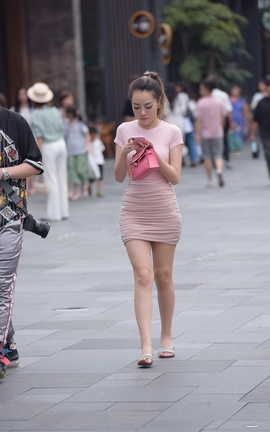 精选街拍作品 NO.0100 美女包臀裙_丽丝库