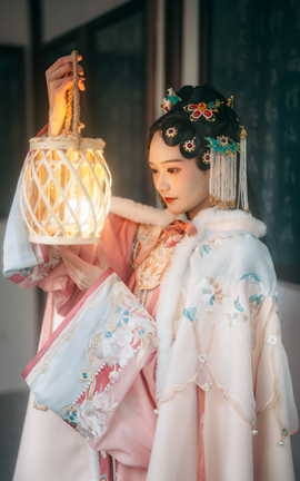 兔子Zzz不吃胡萝卜 - 春来 邂逅樱花雨_丽丝库