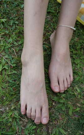 Pary摄影 NO.084 杰杰草地全方位秀美脚