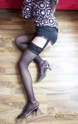 原味妖妖原创丝袜美腿套图-抹不掉的白丝情节