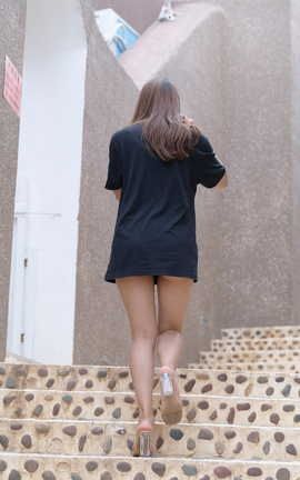 精选街拍作品 NO.0370 视觉冲击旅拍摄影作品 第五篇 黑白格比基尼小姐姐 part1_丽丝库