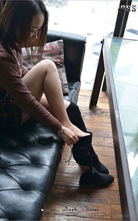 异思趣向IESS美足写真 丝足便当190 《过膝长靴-王的诱惑1》馨月