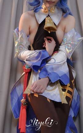 软软趴在床单上(铃木美咲)-想要成为你的偶像（甘雨篇）_丽丝库