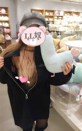 爱露出全站付费资源-原创区  冬季商场走一走_丽丝库