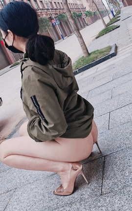 爱露出全站付费资源-原创区  小兔几姐姐翘臀来袭_丽丝库