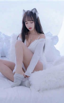 过期米线线喵-真爱版附赠 – 小白狼