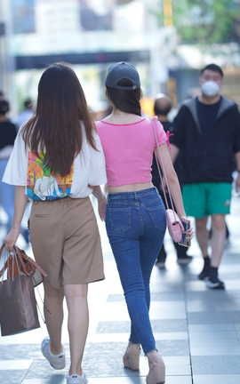 精选街拍作品 NO.1558 漂亮牛仔裤小姐姐_丽丝库