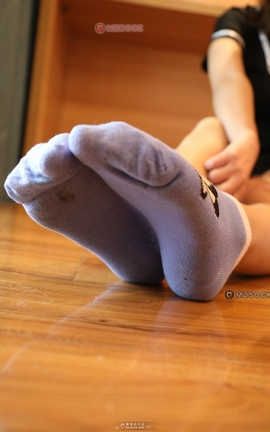 爱美足社区 2018 Vol.56 杨璐白.rar色运动鞋 大嘴猴棉袜_丽丝库