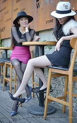 异思趣向IESS美足写真 丝足便当079 《黑白双生花2》肚皮舞练聪聪和雪梨