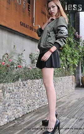 异思趣向IESS美足写真 丝足便当078 《户外肉丝》洋洋