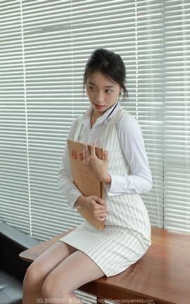 异思趣向IESS 2024.08.25 丝享家1828：小九《白色情人》_丽丝库