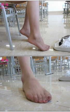 大生模拍视频写真 No.007 小颖 教室美丝足[1920X1080][4分20秒]_丽丝库