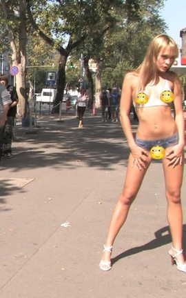 爱露出全站付费资源-转载区  把颜料当衣服的外国妹子2_丽丝库