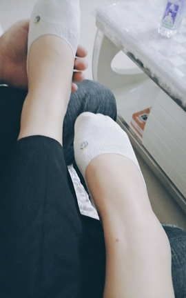 推特 高颜值账号 美腿美胸萝莉淫妻_丽丝库